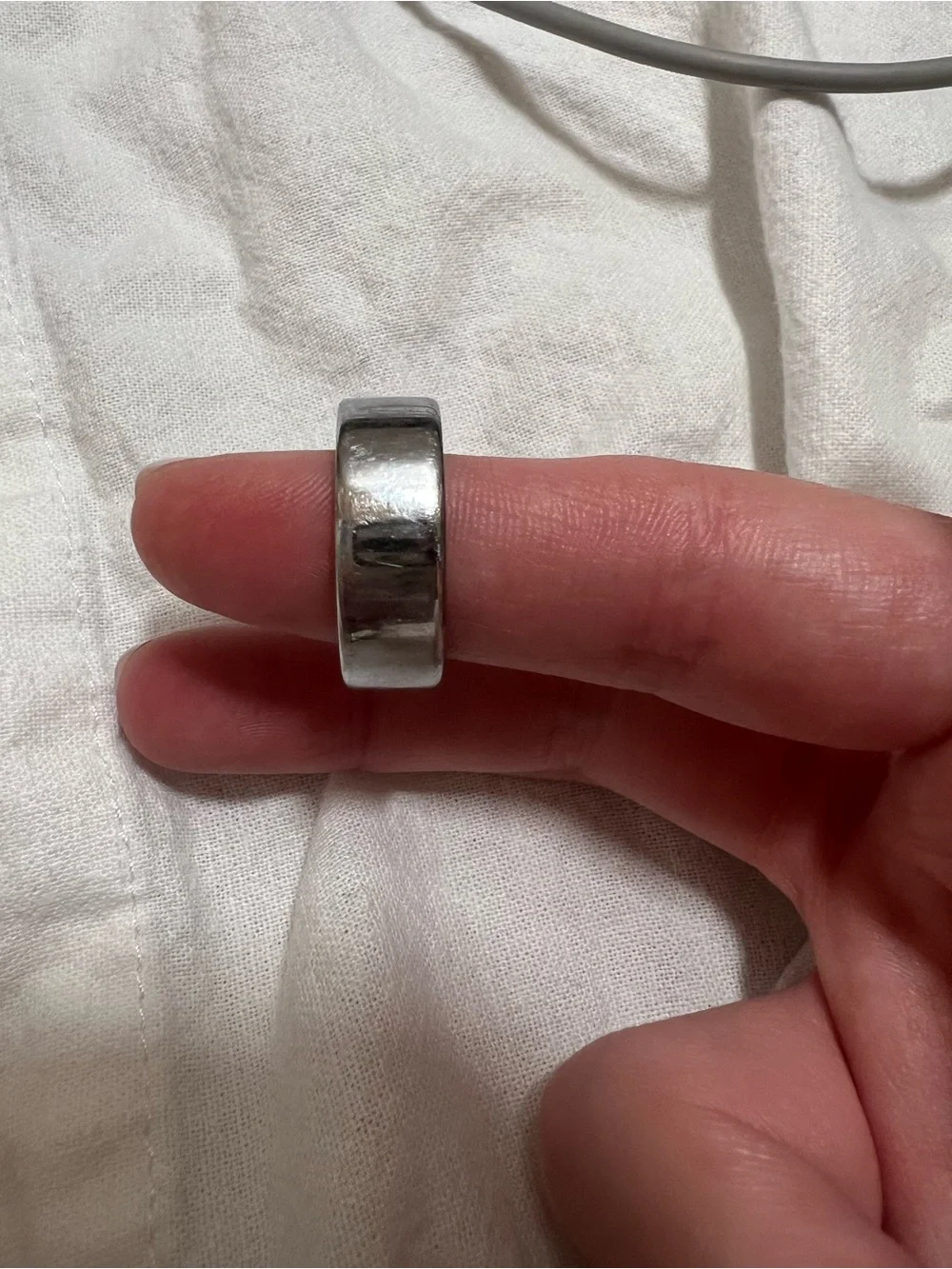 Oura Ring 4 Smart Ring – Silver | Size 8 | Charger Included